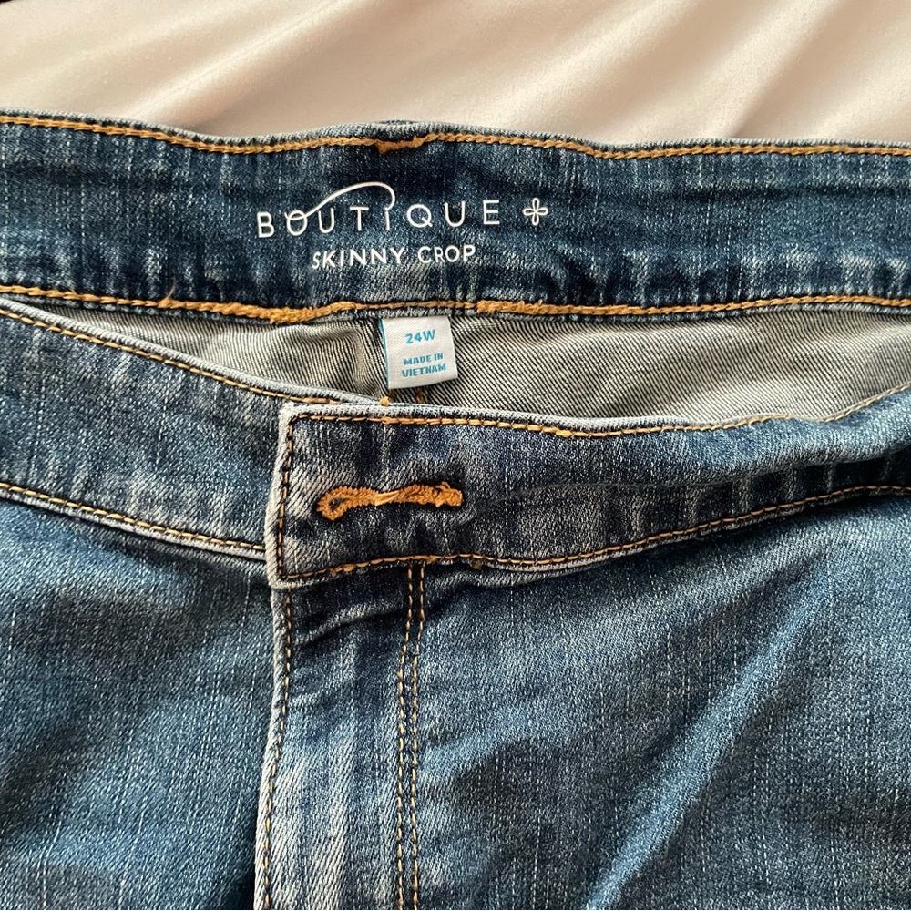 Women's Blue Crop Jeans